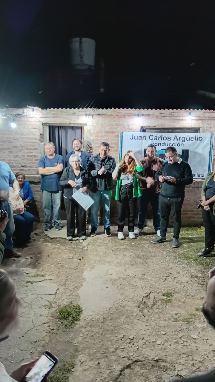 Participantes de la inauguración reunidos en el circuito 7B